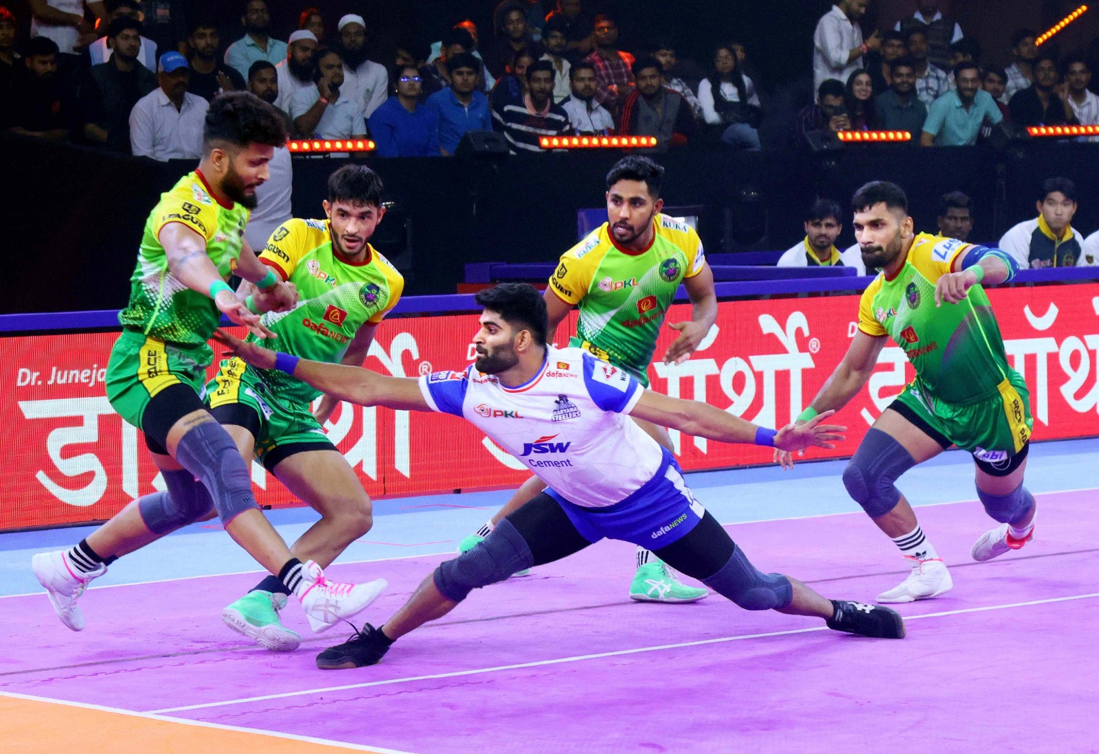 ​​PKL 11: Check Head-to-Head Record and Probable Playing 7 for the upcoming Patna Pirates vs Bengal Warriorz and Jaipur Pink Panthers vs Gujarat Giants